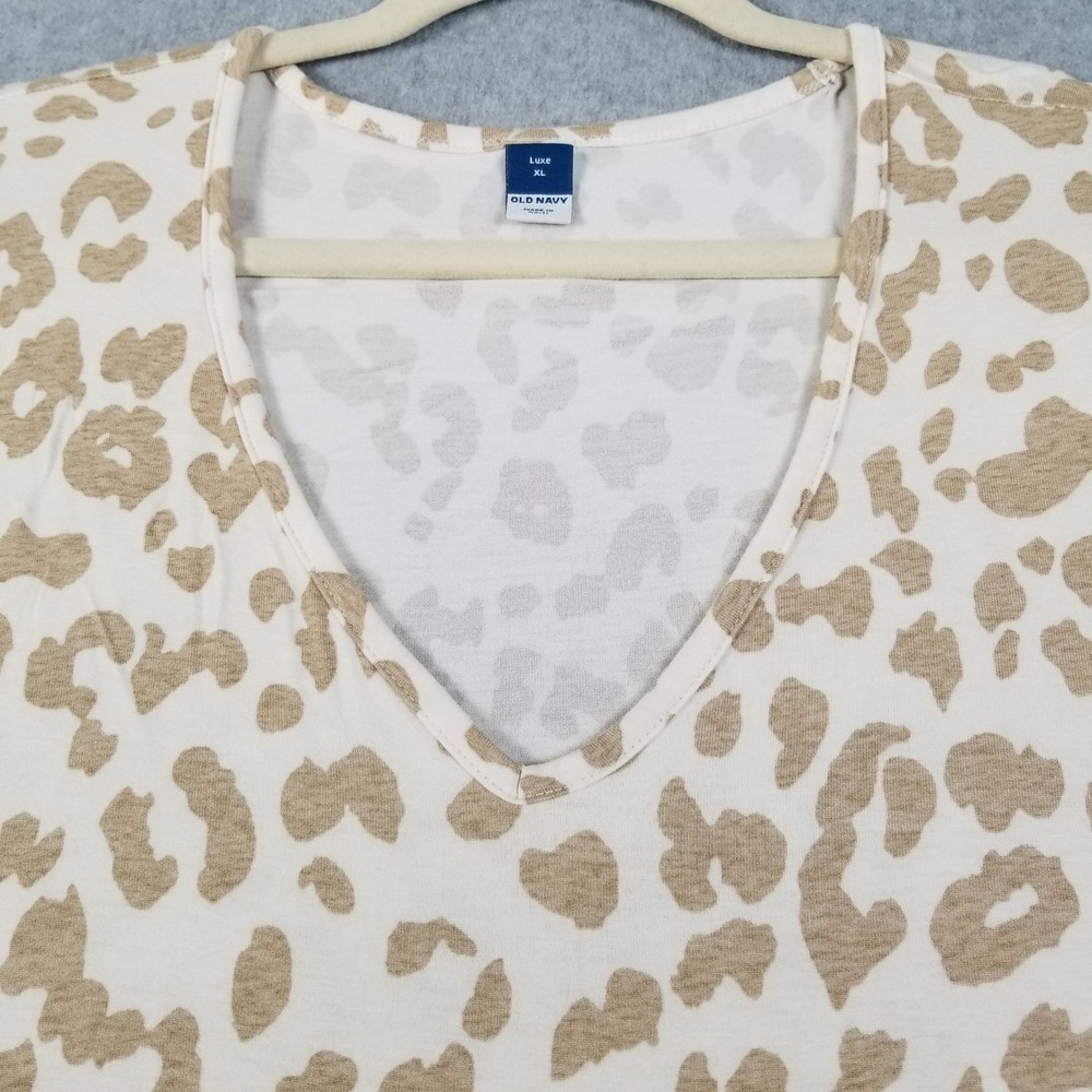 Old Navy Luxe T Shirt Women's XL V Neck Leopard Print Short Sleeve Tan White Tee - Picture 2 of 8